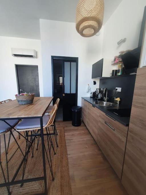 -Garrigue- Face A La Cite Medievale Studio Terrasse Classe 4☆ Carcassonne Luaran gambar